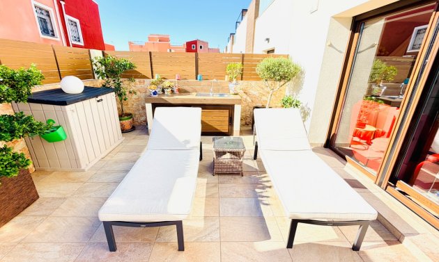 Resale - Semi Detached Villa -
Los Montesinos