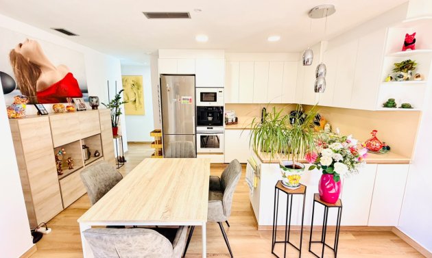 Resale - Semi Detached Villa -
Los Montesinos