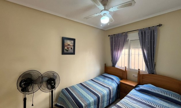 Resale - Quad House -
Villamartín - PAU 8