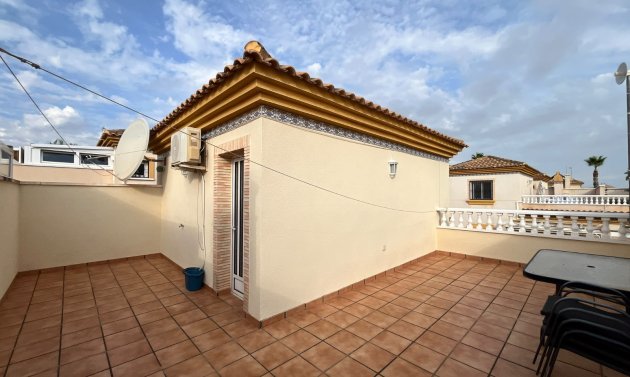 Resale - Quad House -
Villamartín - PAU 8