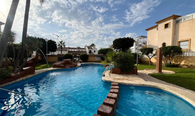 Resale - Quad House -
Villamartín - PAU 8