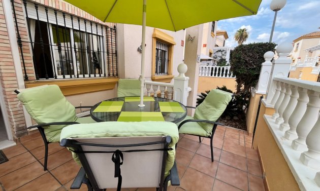 Resale - Quad House -
Villamartín - PAU 8