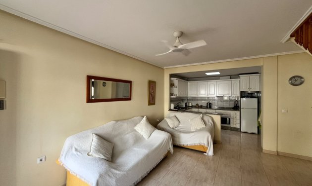 Resale - Quad House -
Villamartín - PAU 8