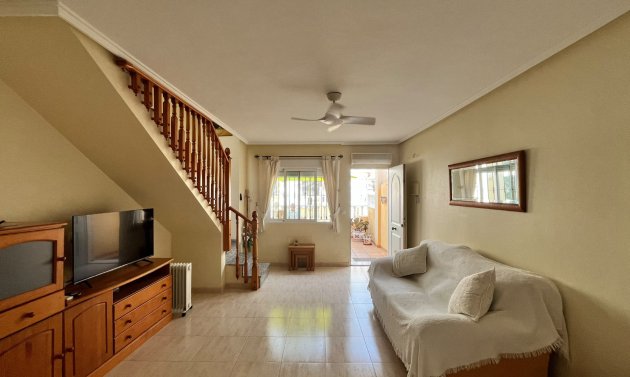 Resale - Quad House -
Villamartín - PAU 8