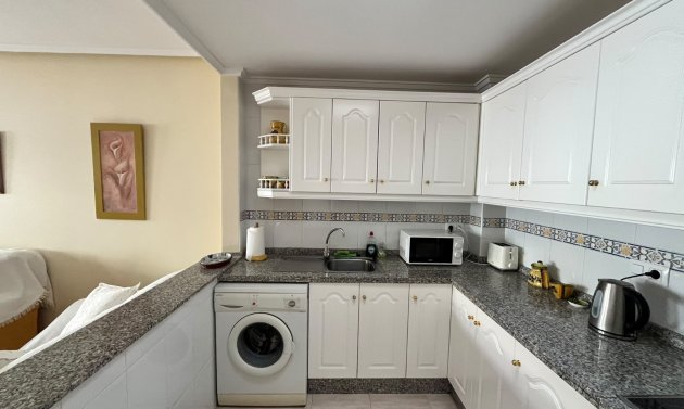 Resale - Quad House -
Villamartín - PAU 8