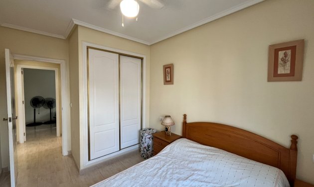 Resale - Quad House -
Villamartín - PAU 8