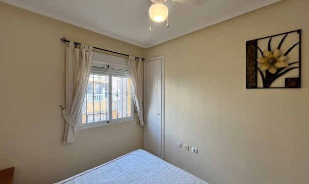 Resale - Quad House -
Villamartín - PAU 8