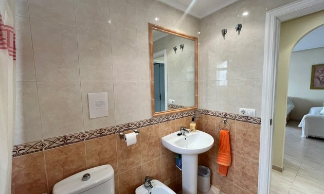Resale - Quad House -
Villamartín - PAU 8
