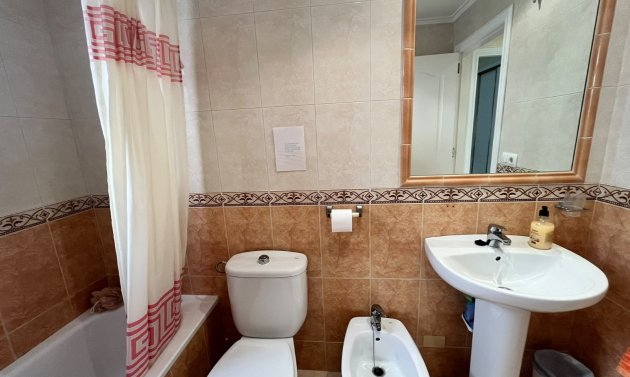 Resale - Quad House -
Villamartín - PAU 8