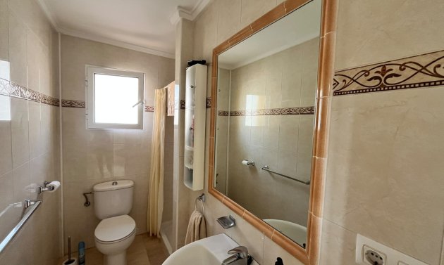 Resale - Quad House -
Villamartín - PAU 8