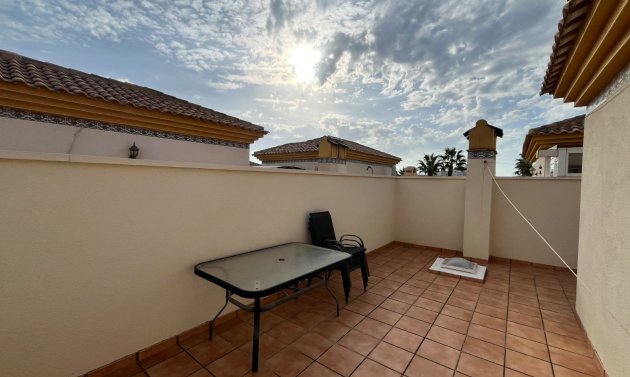 Resale - Quad House -
Villamartín - PAU 8