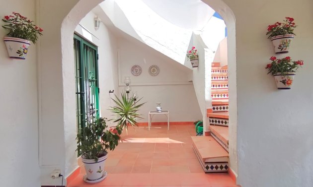 Resale - Townhouse -
Orihuela Costa - Villamartín