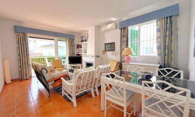 Resale - Townhouse -
Orihuela Costa - Villamartín