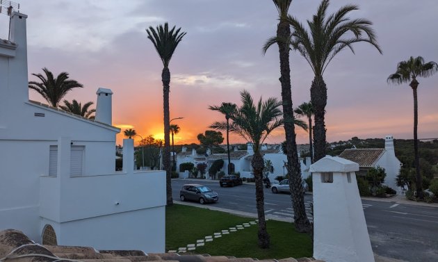 Resale - Townhouse -
Orihuela Costa - Villamartín