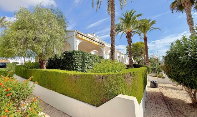 Resale - Townhouse -
Orihuela Costa - Villamartín