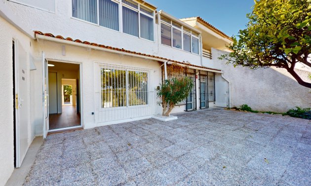 Wiederverkauf - Wohnung -
Villamartín - Costa Blanca