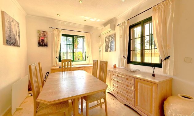 Resale - Villa -
Orihuela Costa - Los Dolses