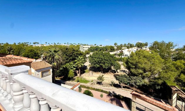 Resale - Villa -
Orihuela Costa - Los Dolses