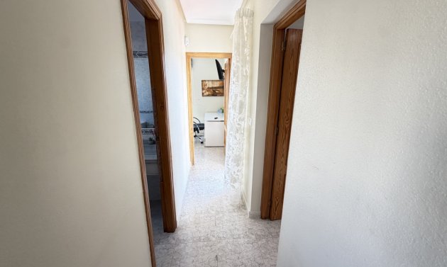 Wiederverkauf - Villa -
Villamartín - Villamartin