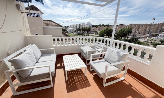 Wiederverkauf - Villa -
Villamartín - Villamartin