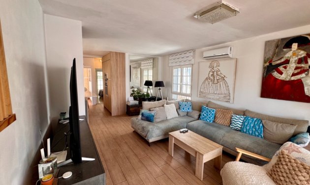 Wiederverkauf - Villa -
Orihuela Costa - Villamartín