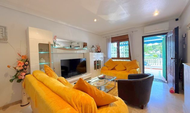 Resale - Townhouse -
Orihuela Costa - Villamartín