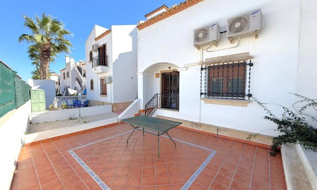Resale - Townhouse -
Orihuela Costa - Villamartín