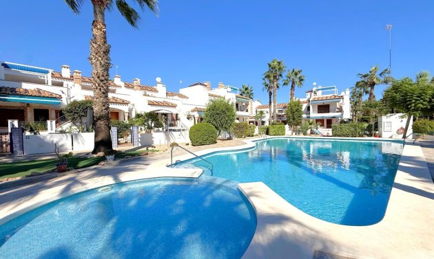 Resale - Townhouse -
Orihuela Costa - Villamartín
