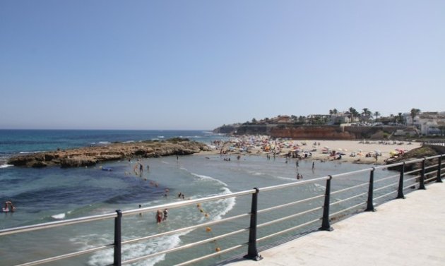 Återförsäljning - Detached Villa -
Orihuela Costa - Cabo roig - La Zenia