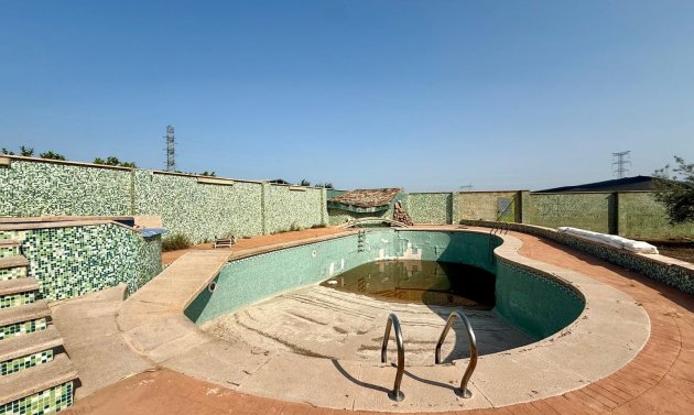 Resale - Villa -
San Miguel de Salinas
