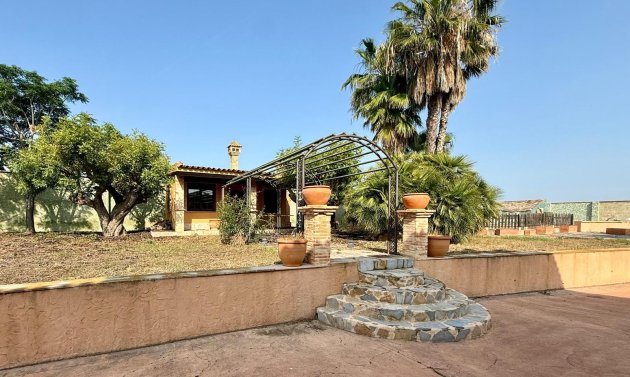 Resale - Villa -
San Miguel de Salinas