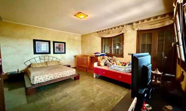 Resale - Villa -
San Miguel de Salinas