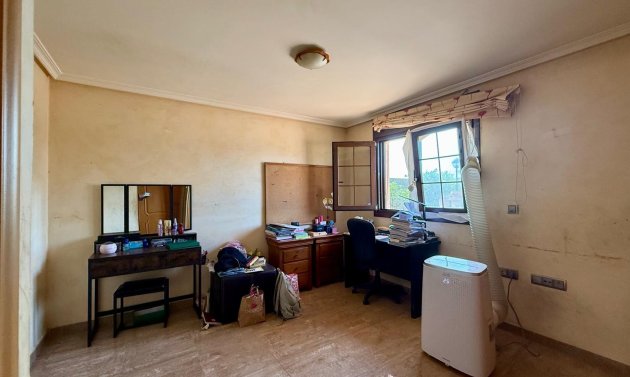 Resale - Villa -
San Miguel de Salinas