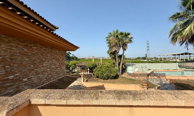 Resale - Villa -
San Miguel de Salinas