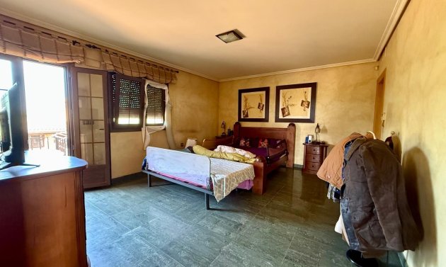 Resale - Villa -
San Miguel de Salinas