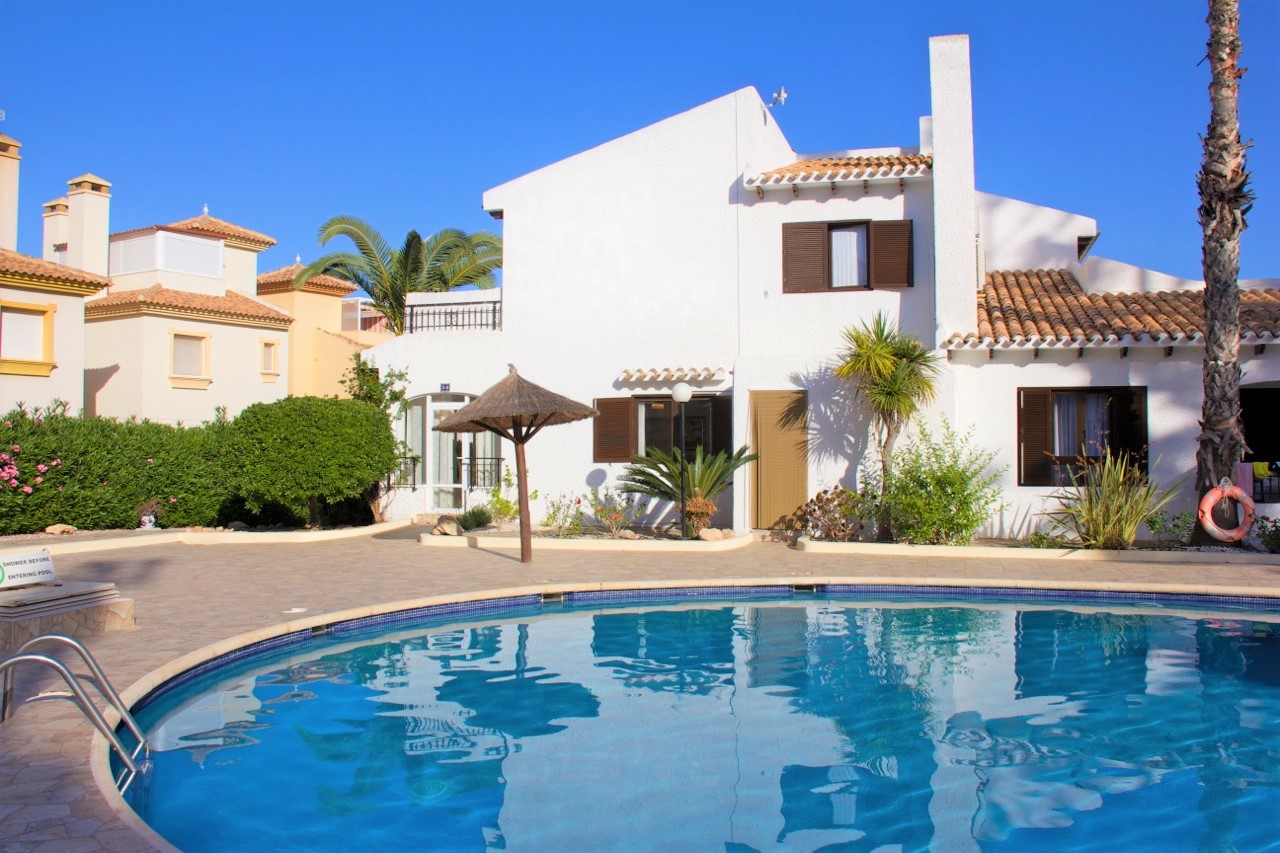 Cabo Roig, Orihuela Costa: an ideal townhouse 500 m from the beach