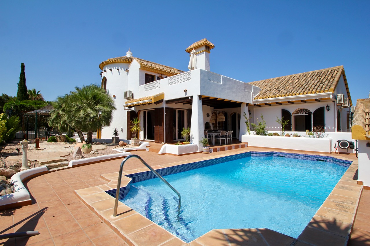 Ibiza style detached villa in a first line position to golf!