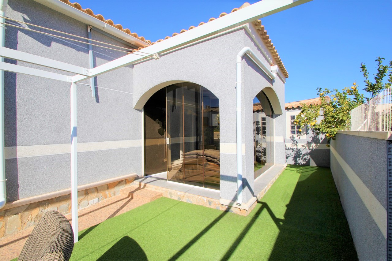 Detached bungalow villa located close to amenities on Orihuela Costa